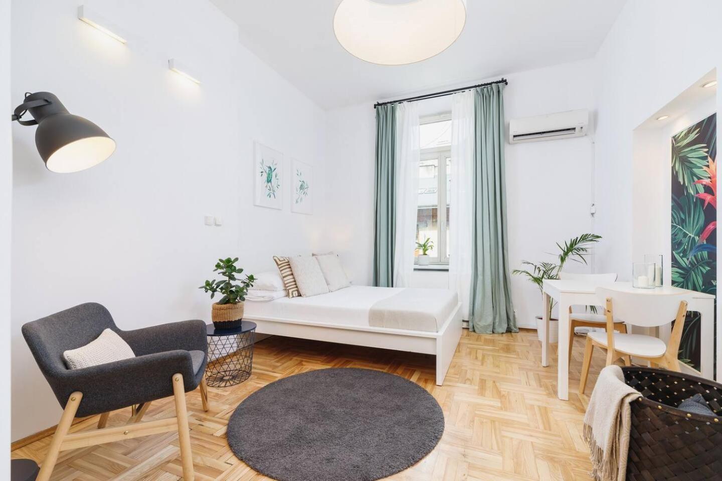 Ferienwohnung Private Parking - Old Town - Sw Krzyza 16 Street Krakau Exterior foto